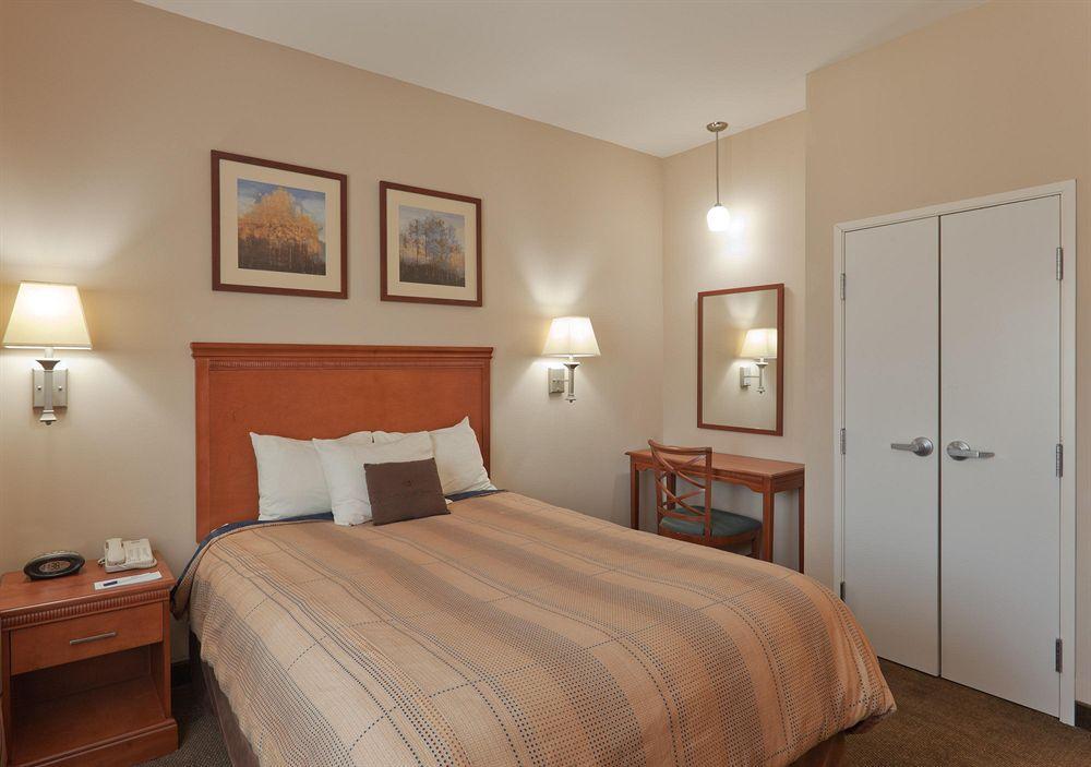 Candlewood Suites Pearl By Ihg Экстерьер фото